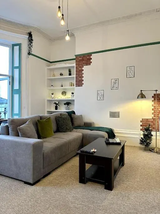 Central / Balcony/ Board Games / Bath Tub Brighton United Kingdom