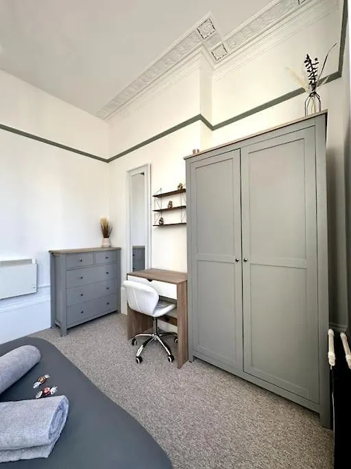 Central / Balcony/ Board Games / Bath Tub 브라이턴