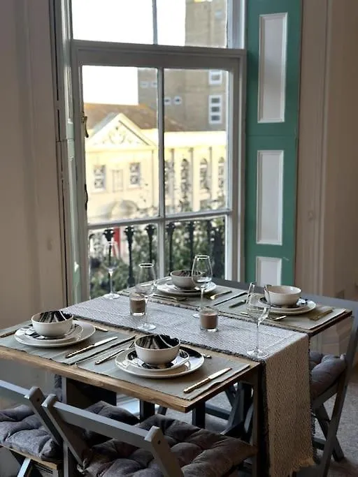 아파트 Central / Balcony/ Board Games / Bath Tub 브라이턴